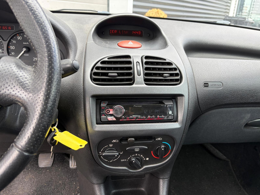 Peugeot 206