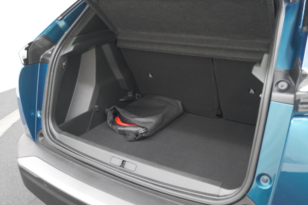 Peugeot E-2008