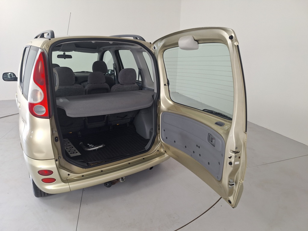 Toyota Yaris Verso