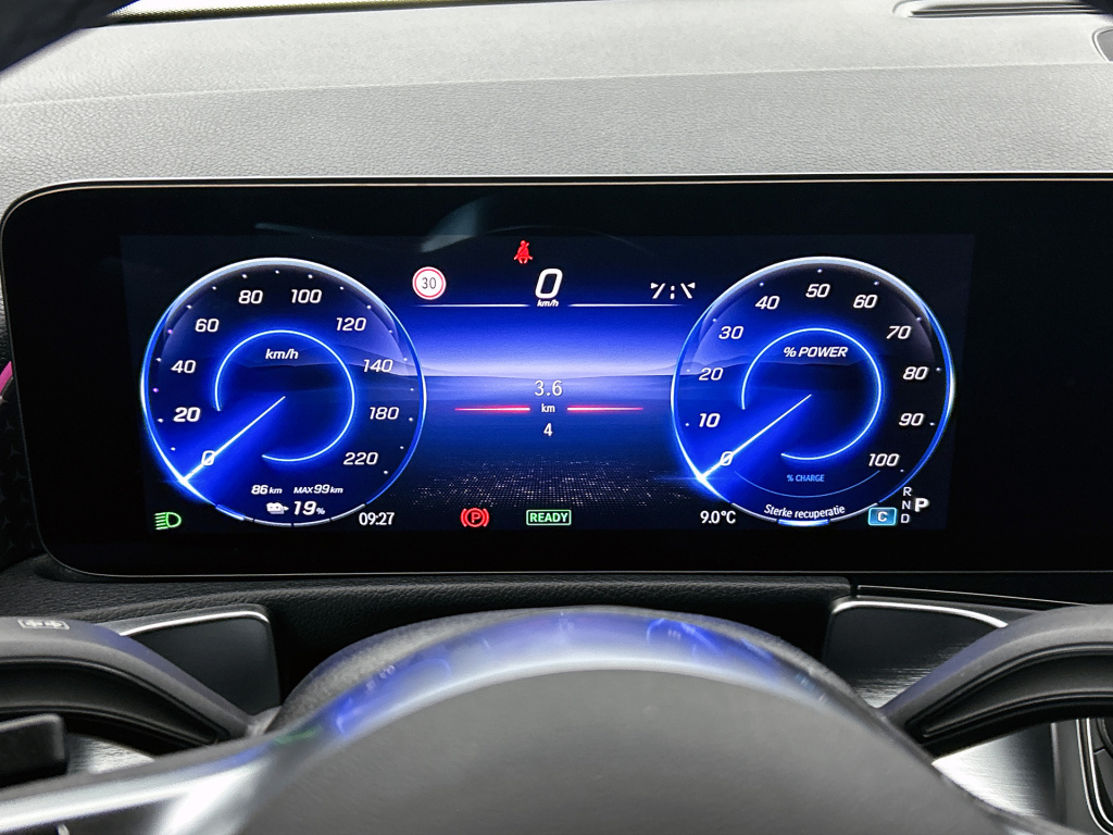 Mercedes-Benz Eqb