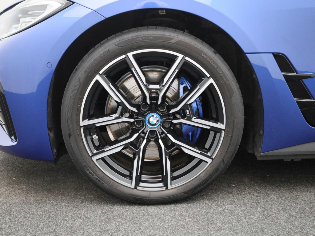 BMW I4