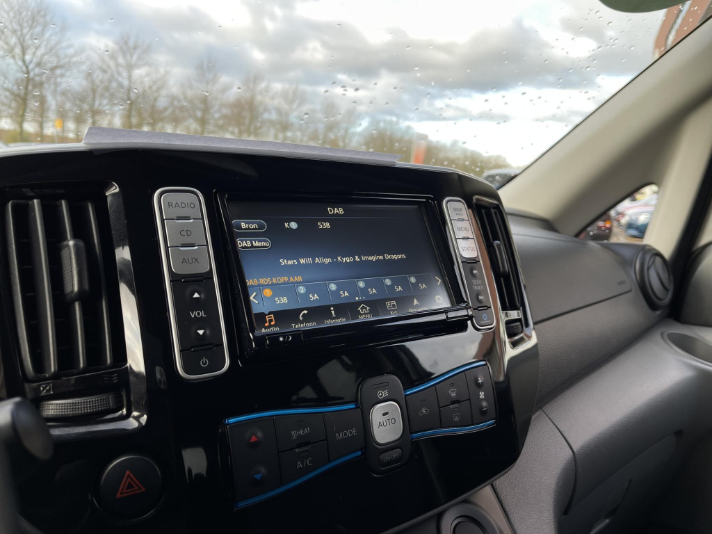 Nissan E-nv200