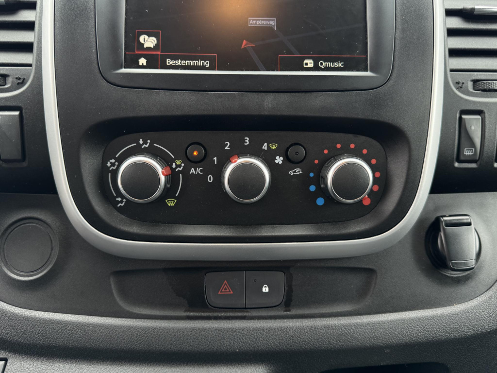 Nissan Nv300