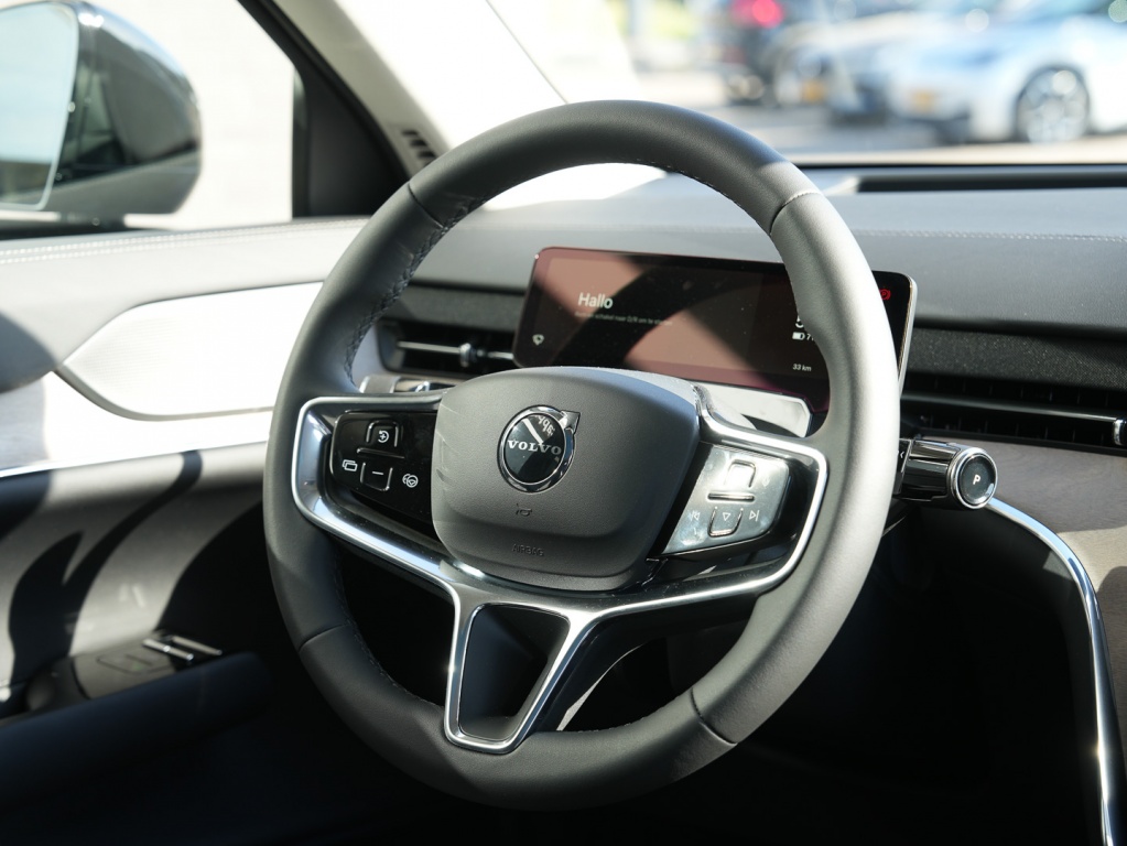Volvo Ex90