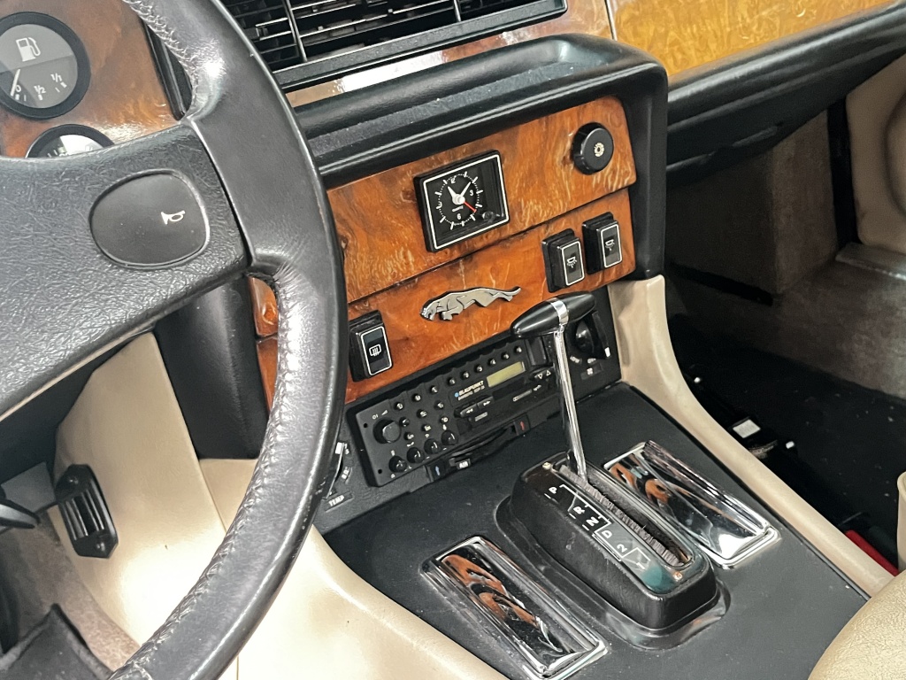 Jaguar Xj