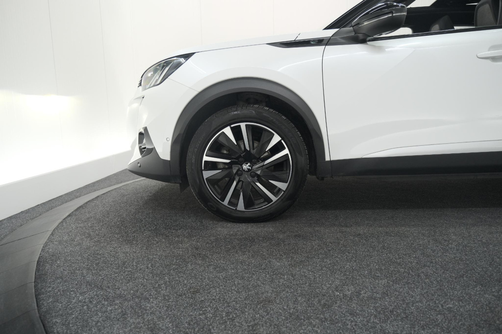 Peugeot E-2008
