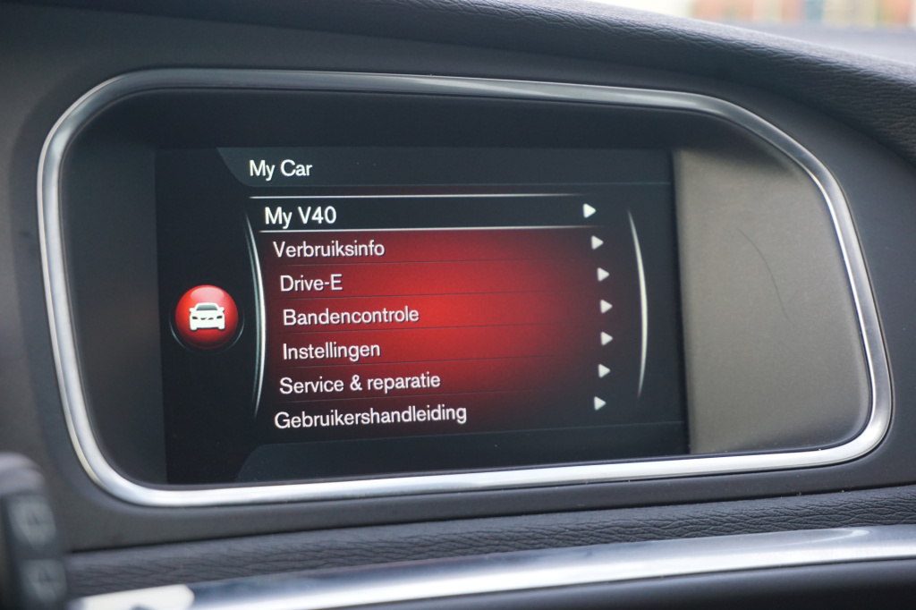 Volvo V40