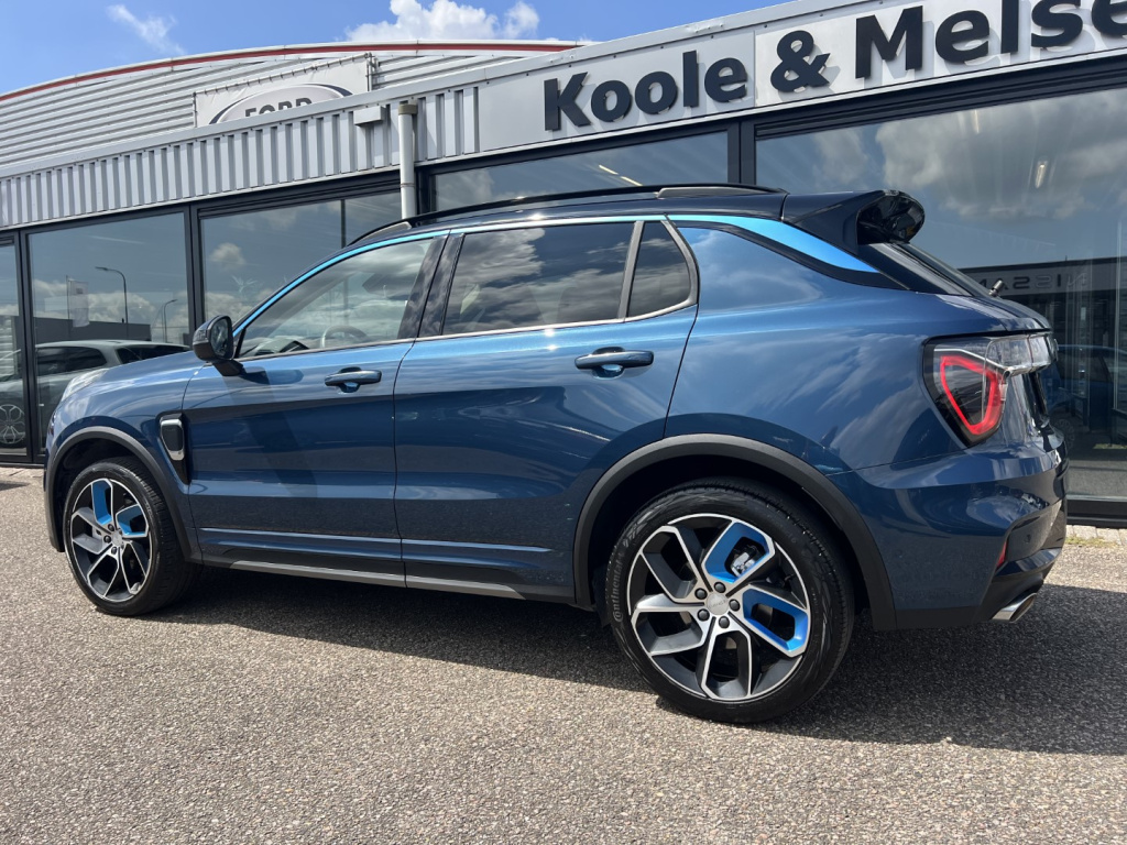 Lynk & Co 01
