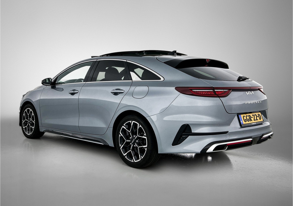 Kia Proceed