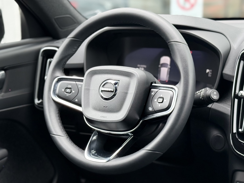 Volvo Ex40