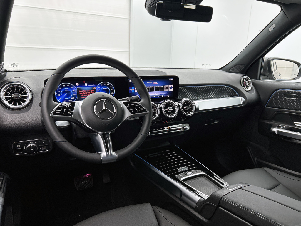 Mercedes-Benz Eqb