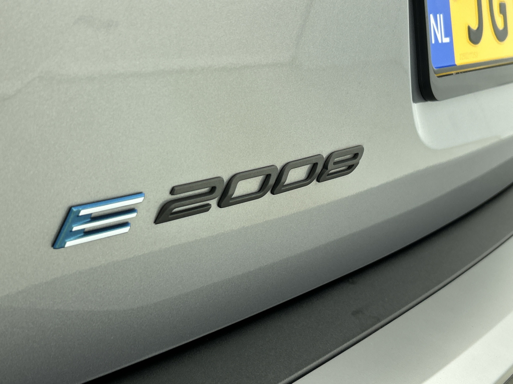 Peugeot E-2008