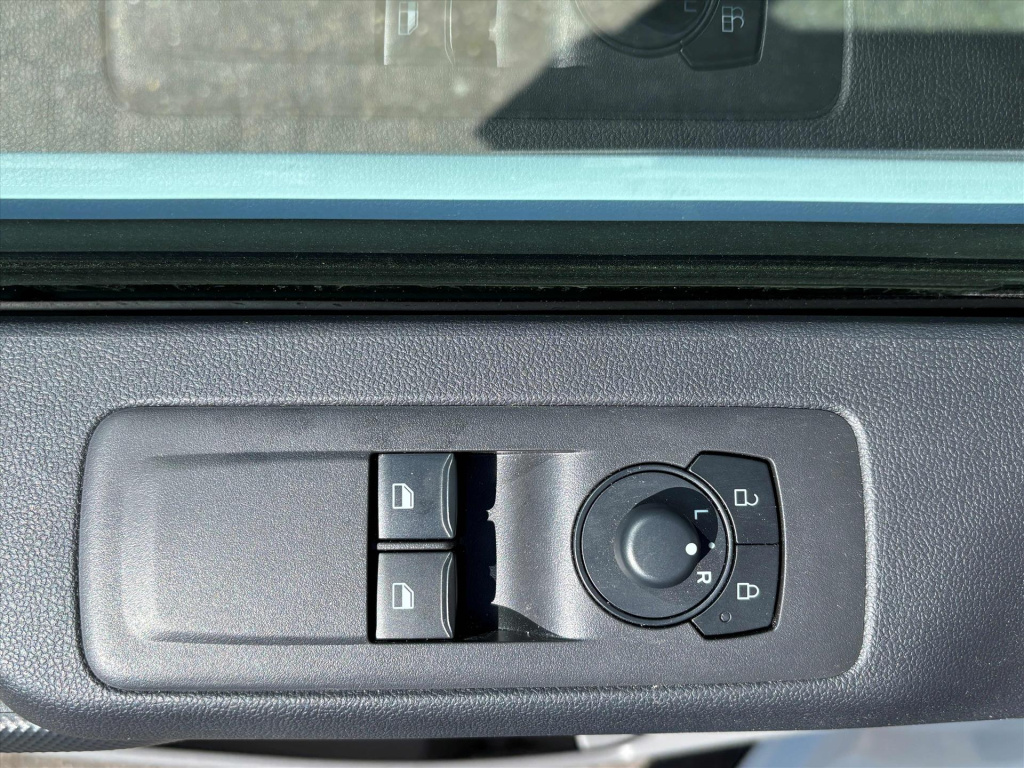 Ford E-transit Custom