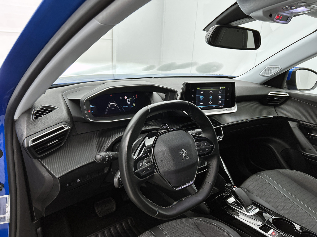 Peugeot E-2008