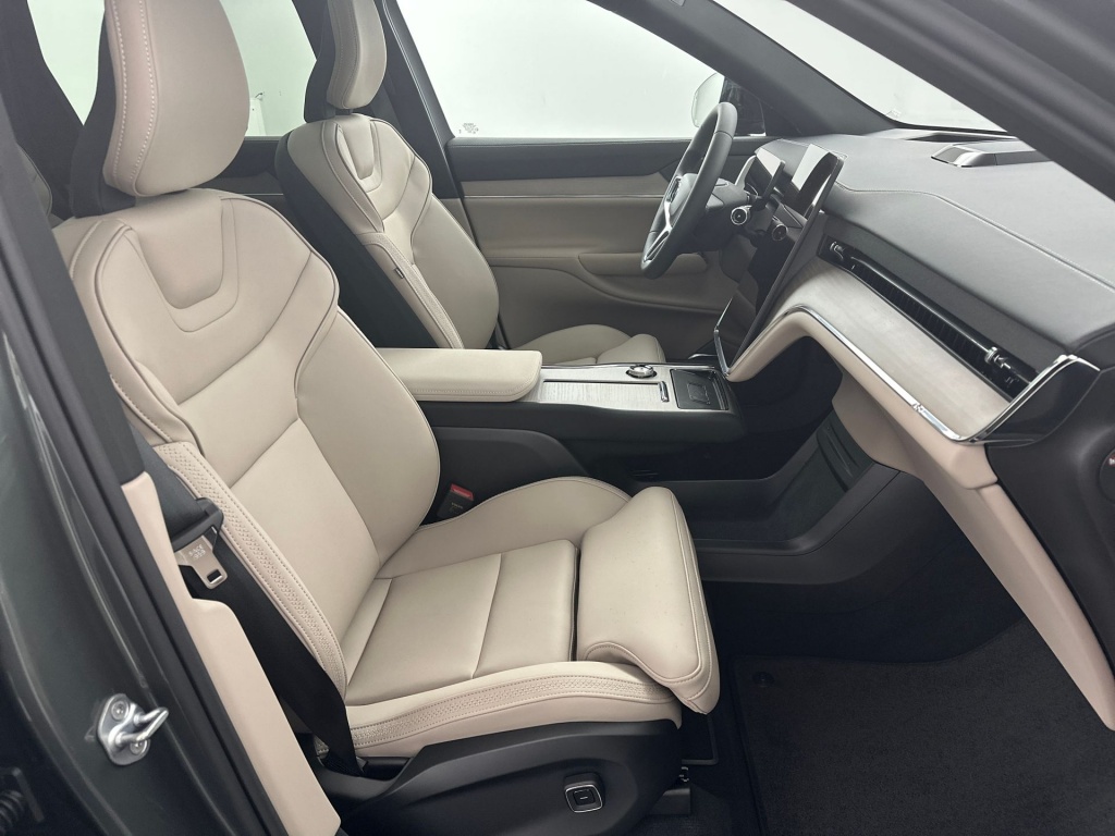Volvo Ex90