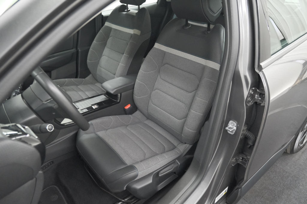 Citroen Ë-c4