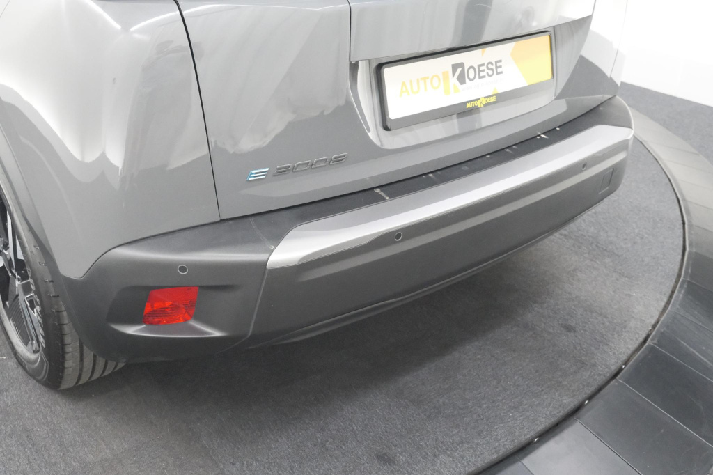 Peugeot E-2008