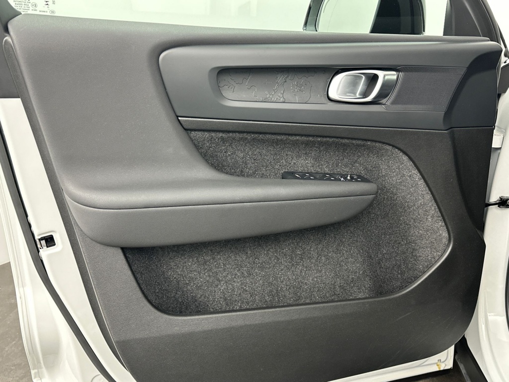 Volvo Ex40