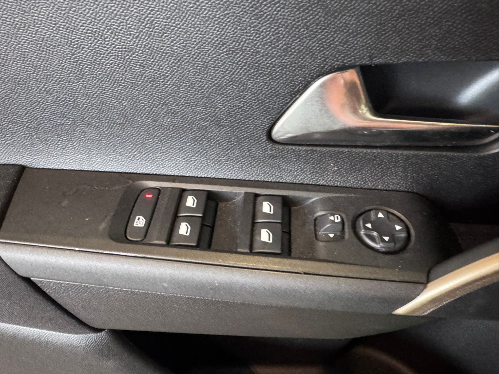 Lancia Y(psilon)