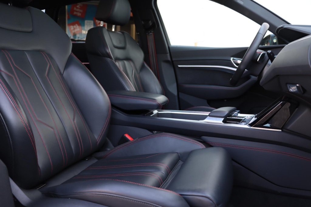 Audi Q8 E-tron