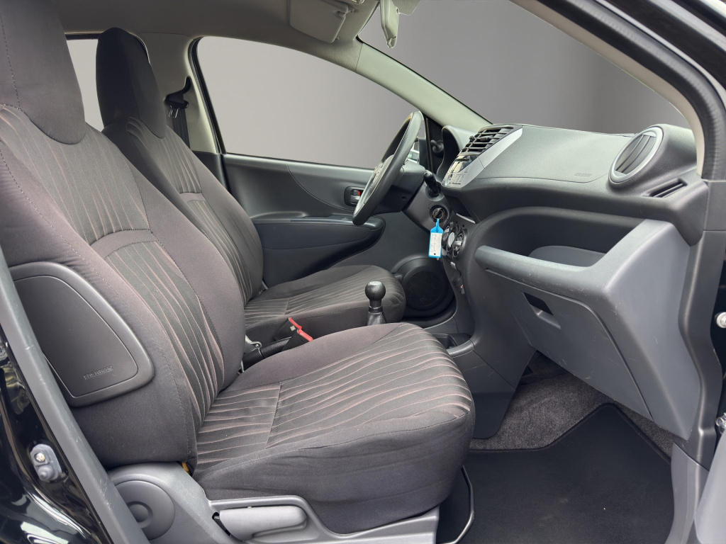 Nissan Pixo