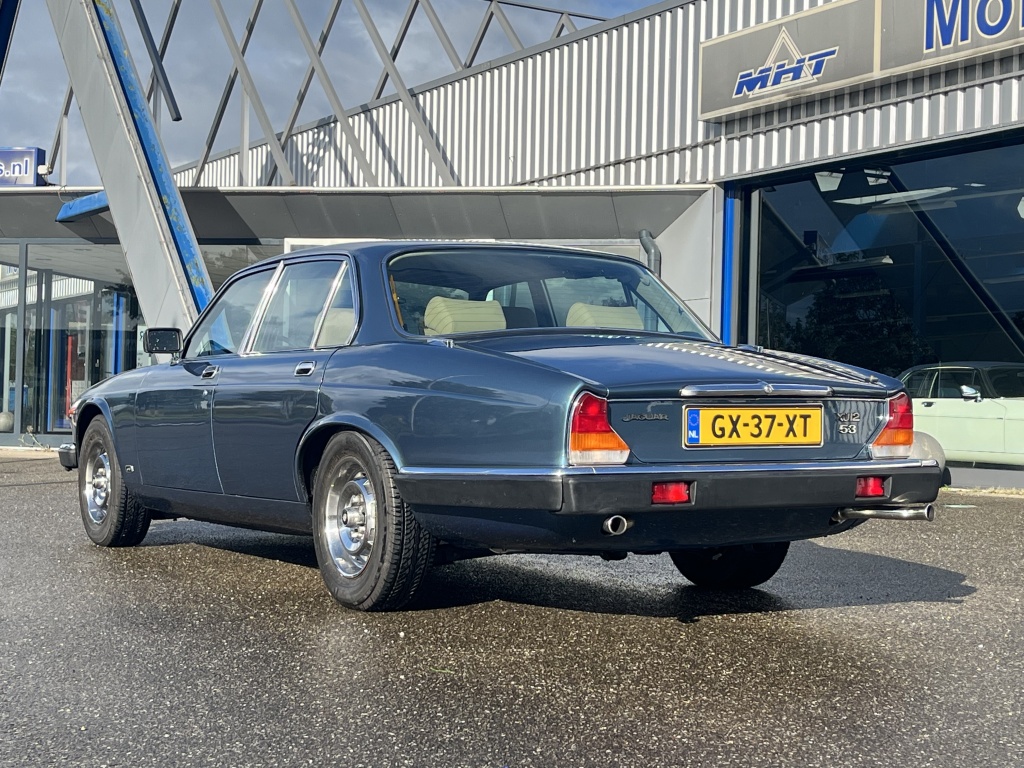 Jaguar Xj