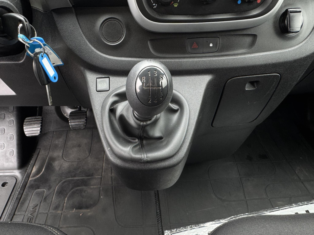 Nissan Nv300
