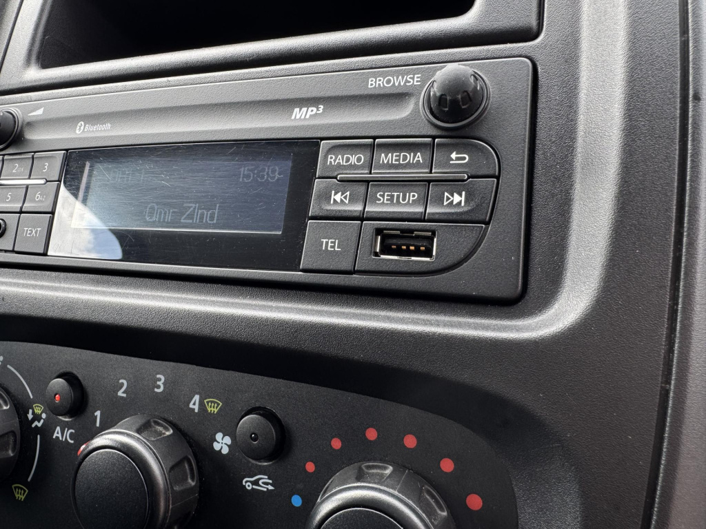 Nissan Nv300