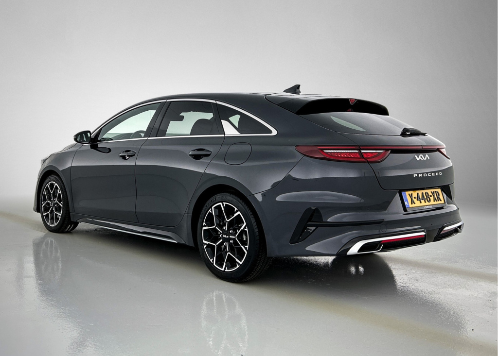 Kia Proceed