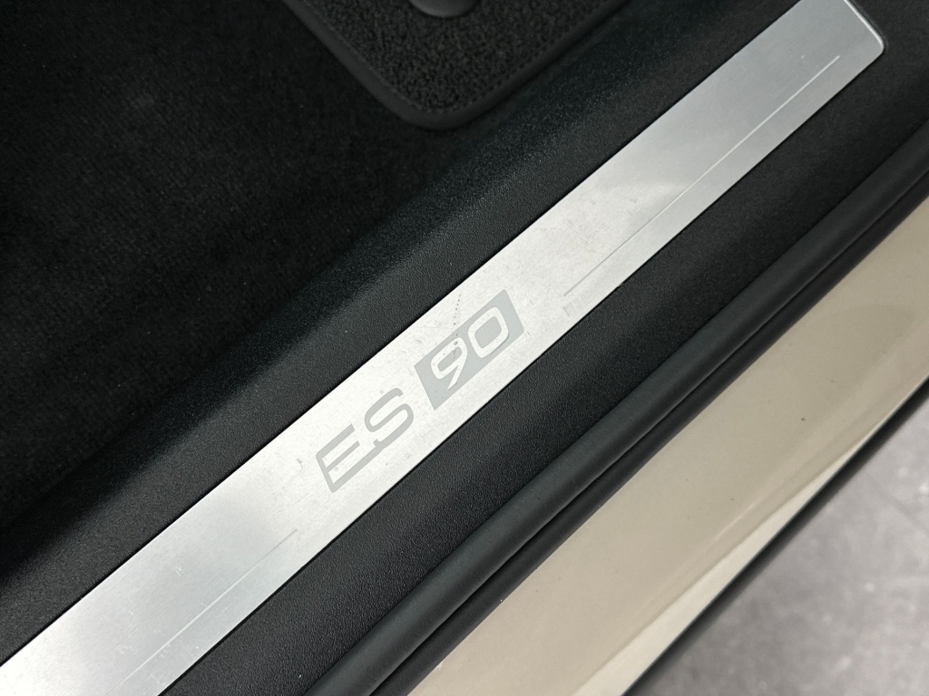 Volvo Es90
