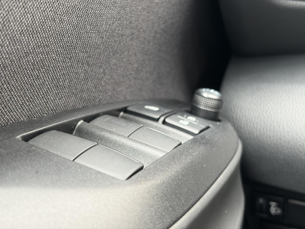 Mazda 2 Hybrid