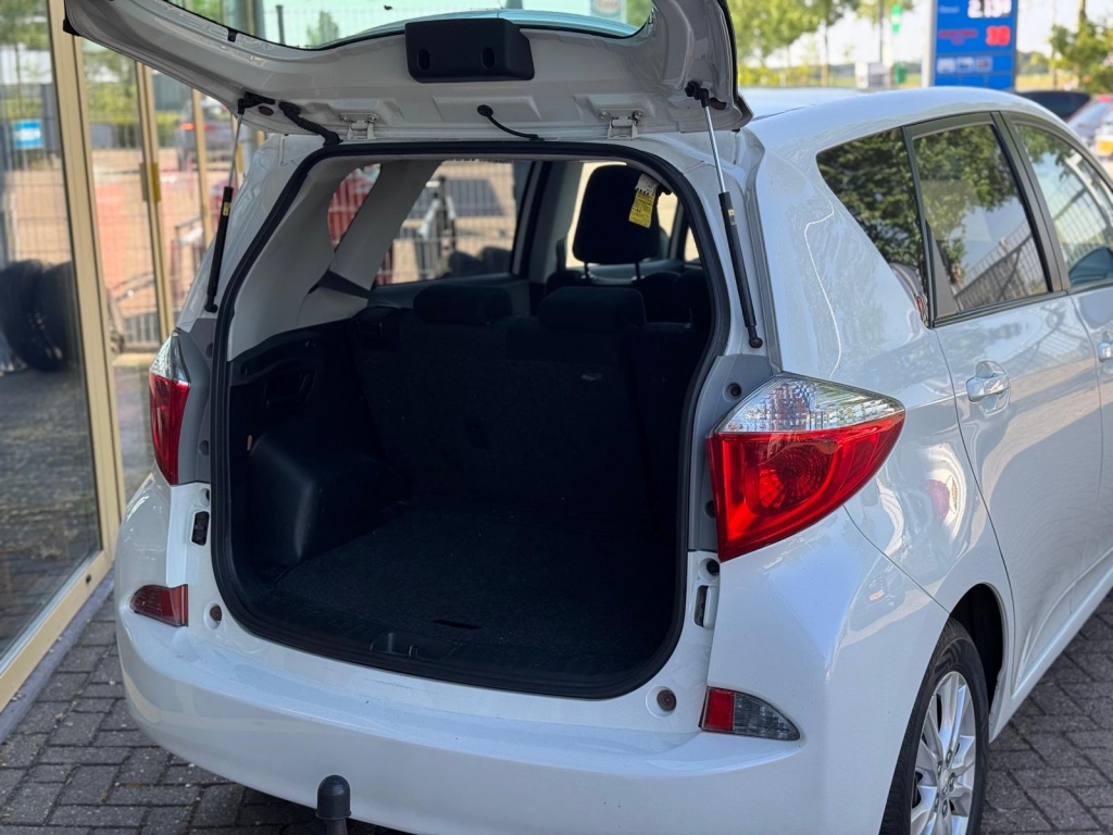 Toyota Verso-s