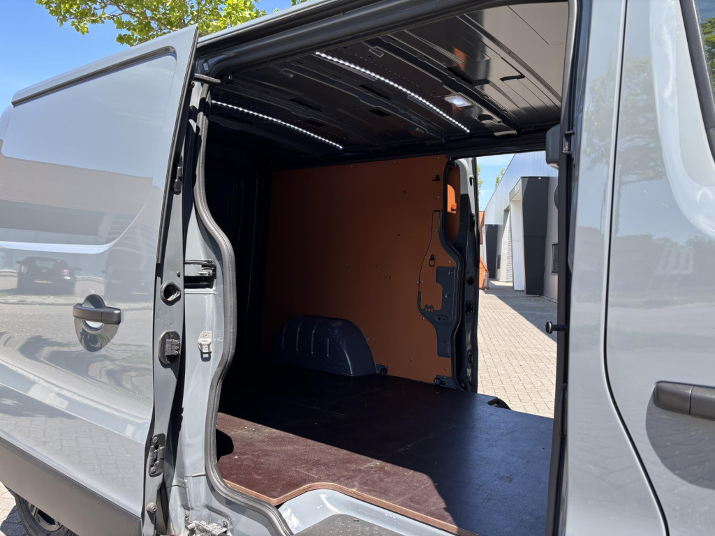 Nissan Nv300