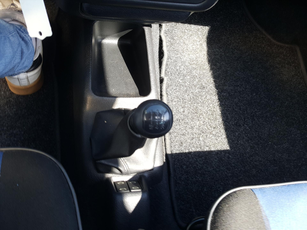 Peugeot 106