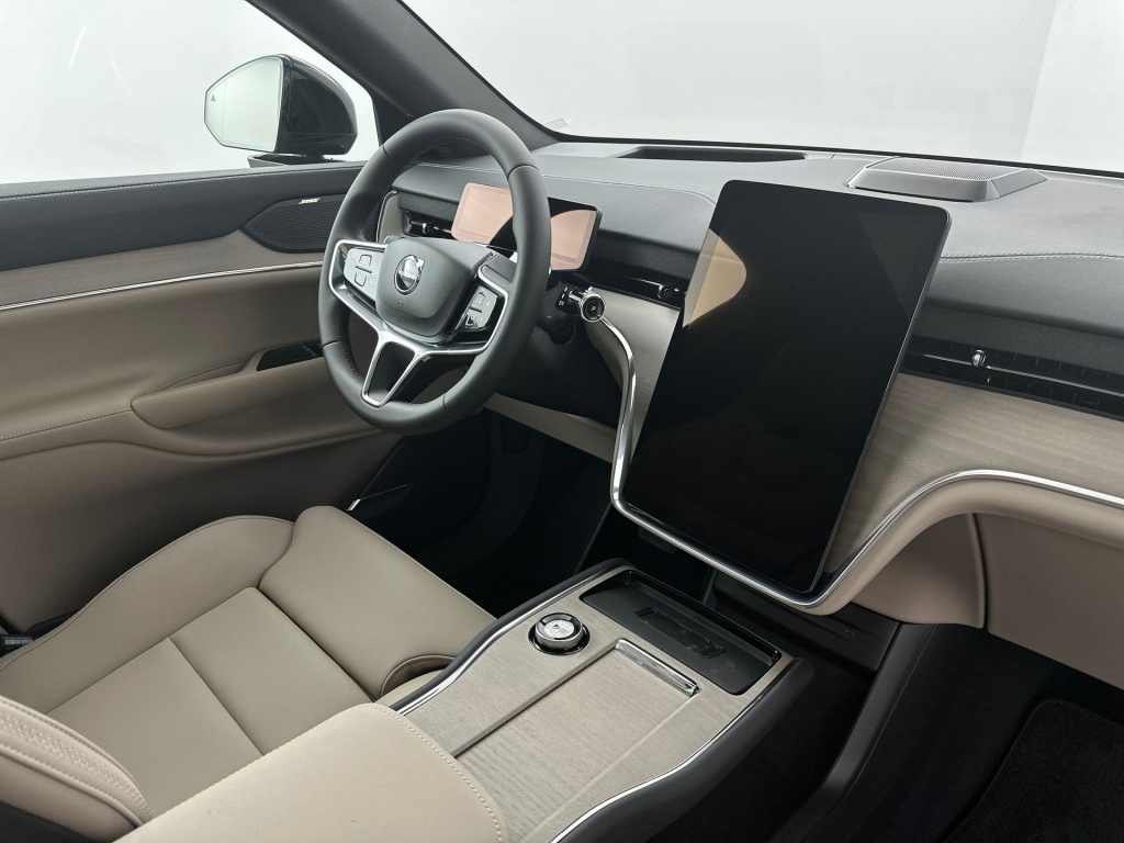 Volvo Ex90