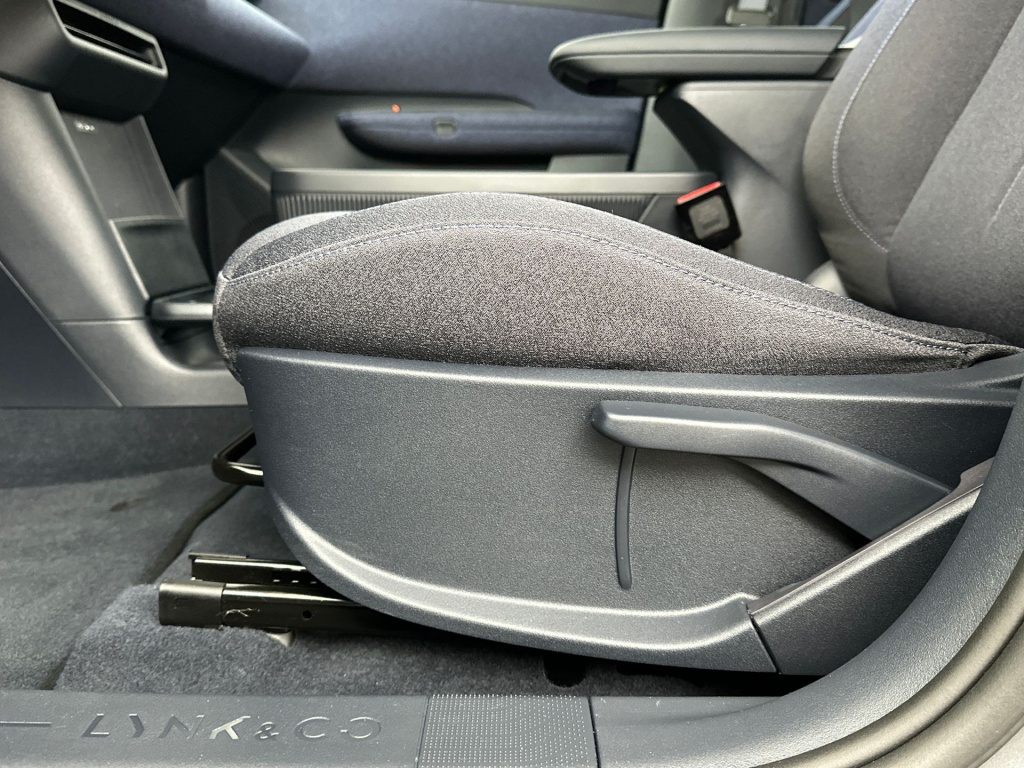 Lynk & Co 02