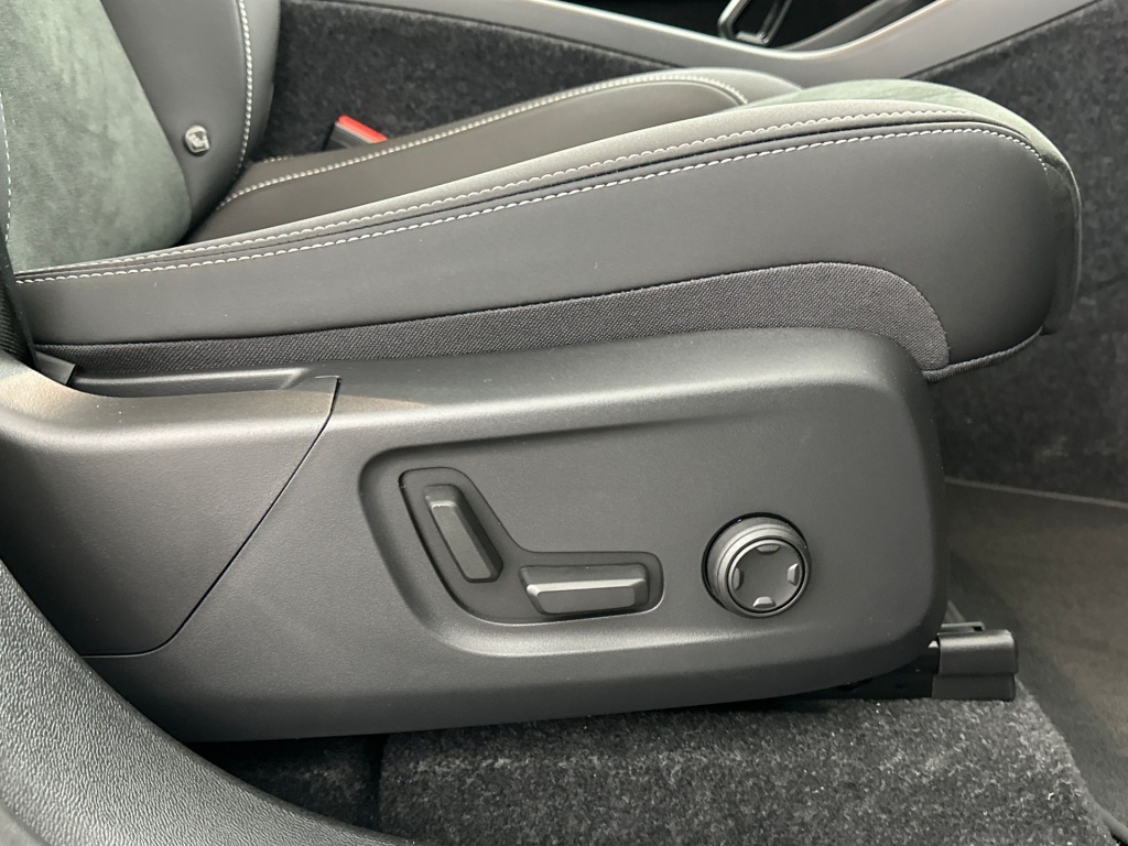 Volvo Ex40