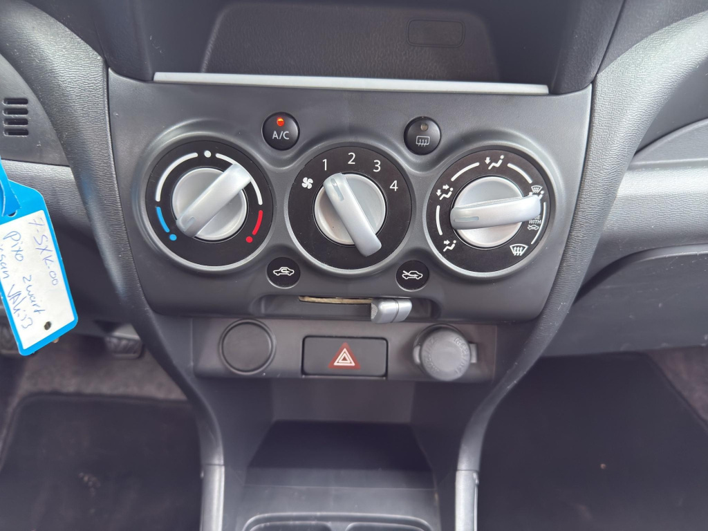 Nissan Pixo