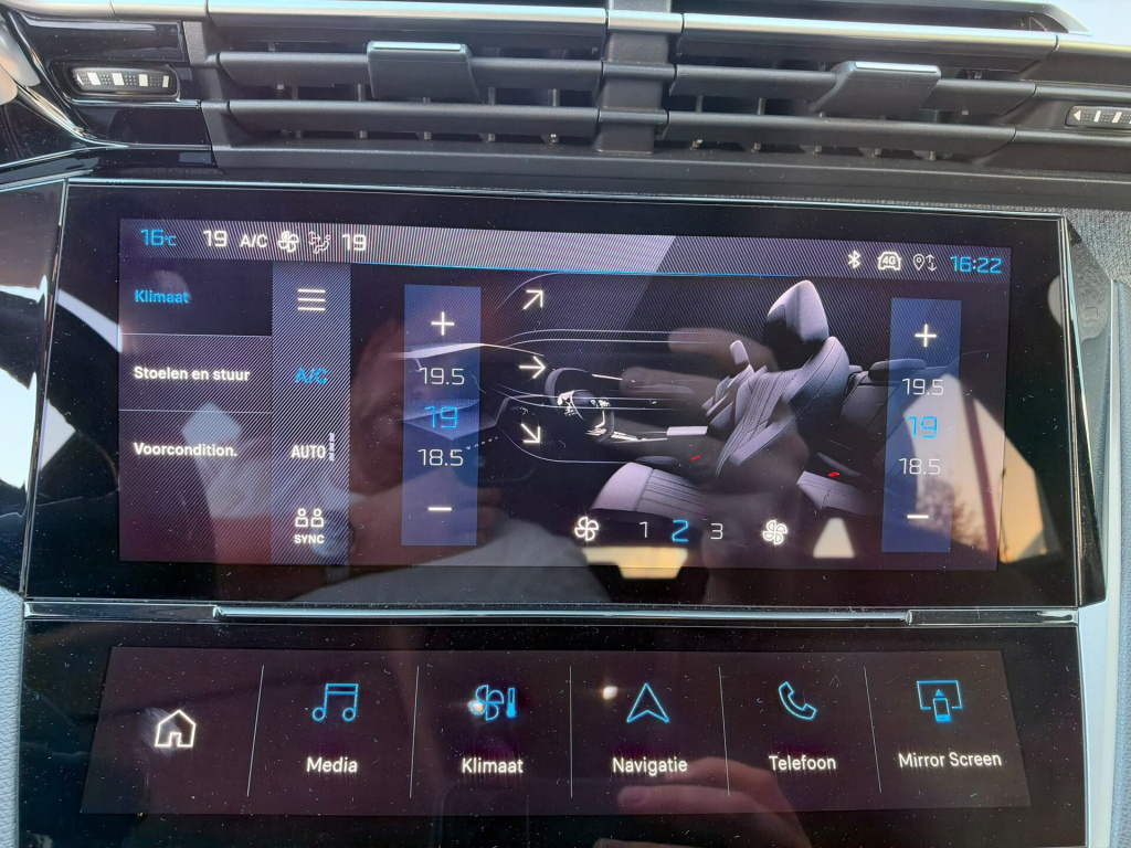 Peugeot E-308