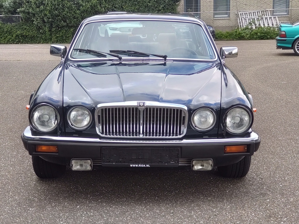 Jaguar Xj