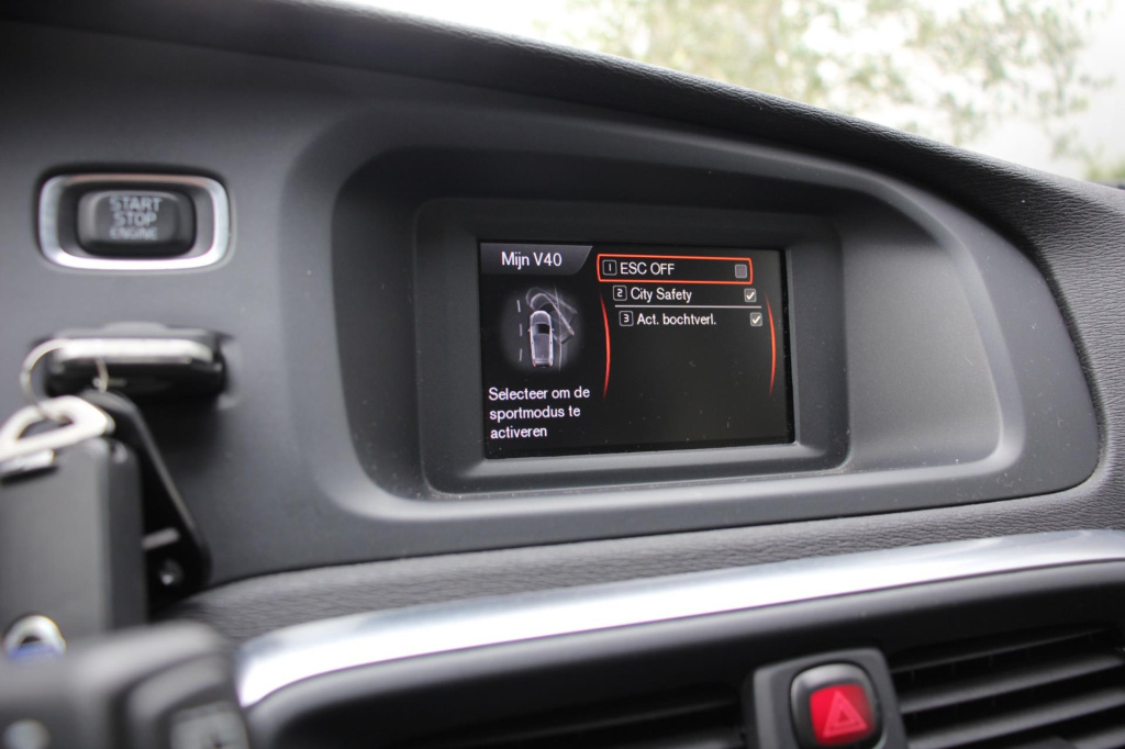 Volvo V40