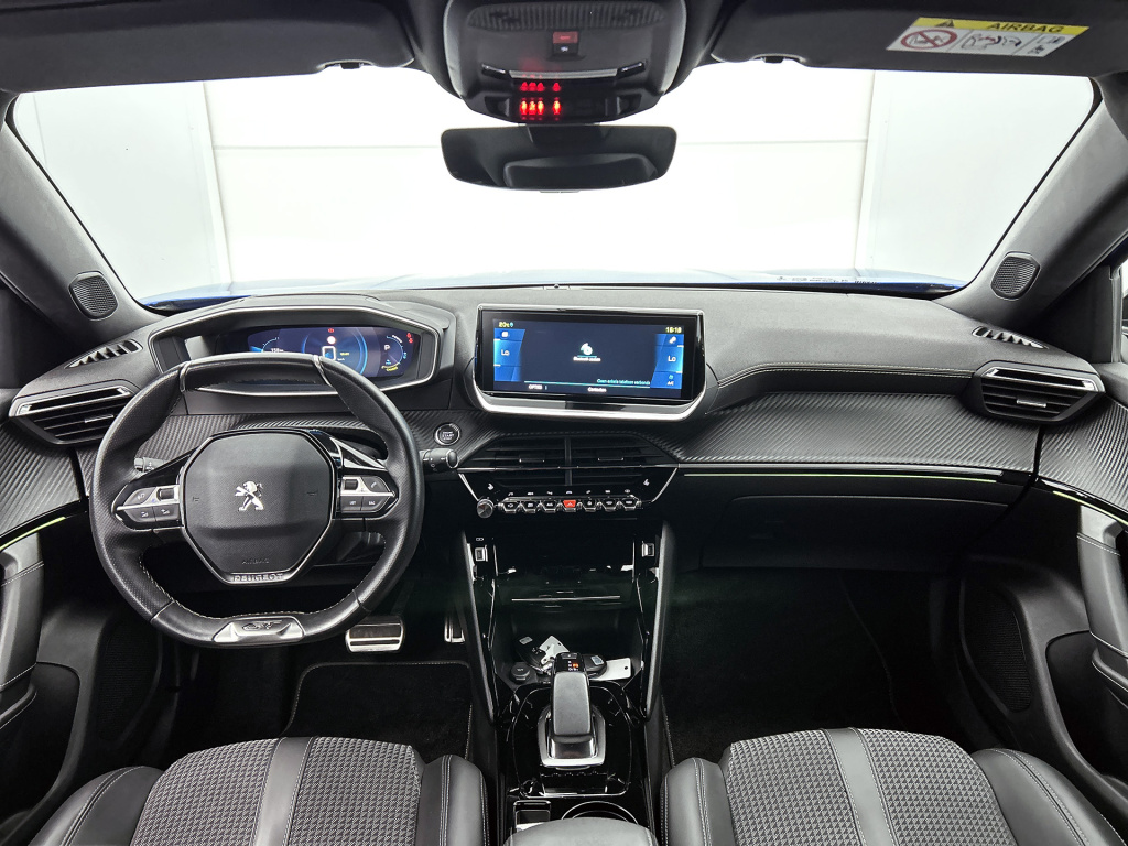 Peugeot E-2008