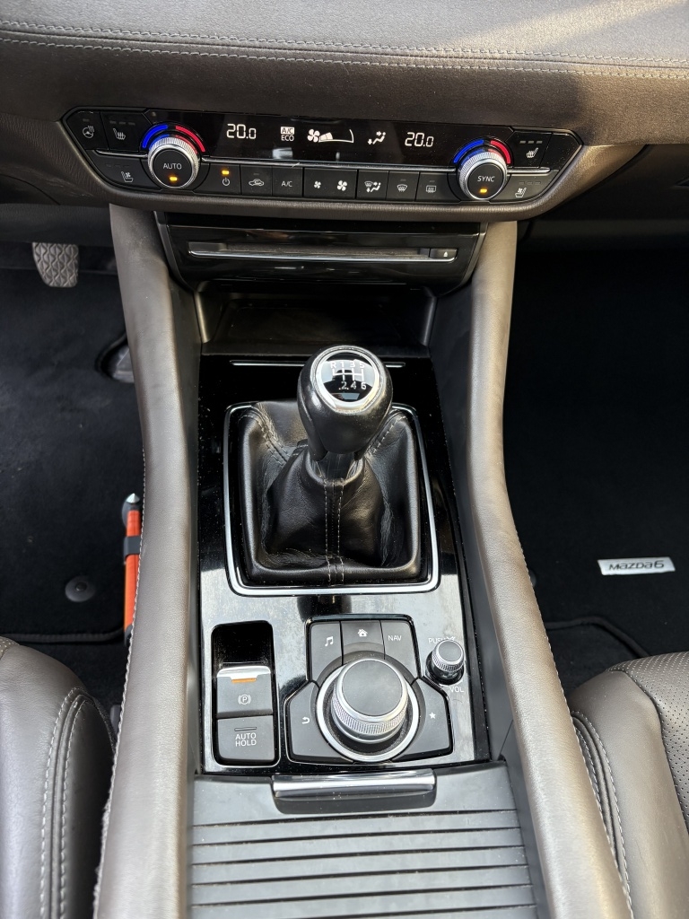 Mazda 6