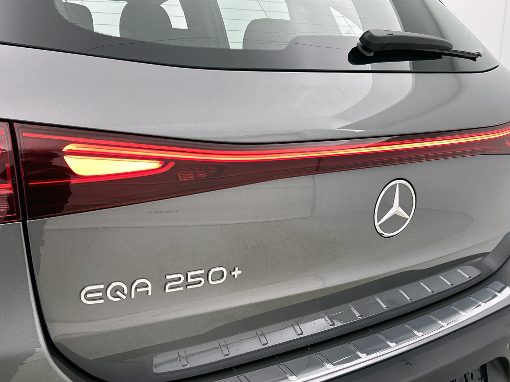 Mercedes-Benz Eqa