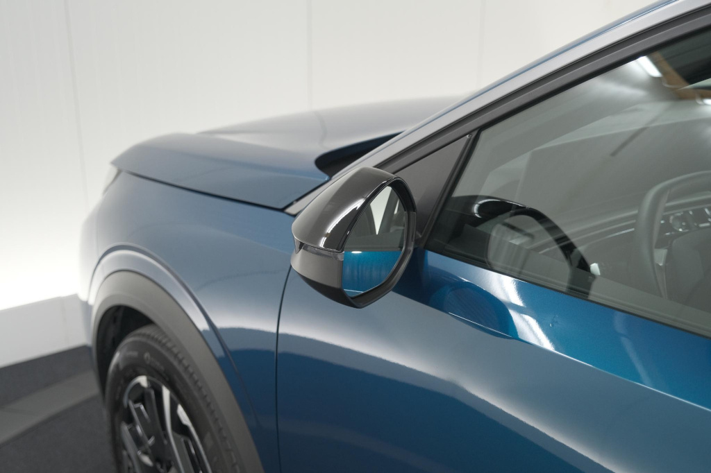 Peugeot E-3008