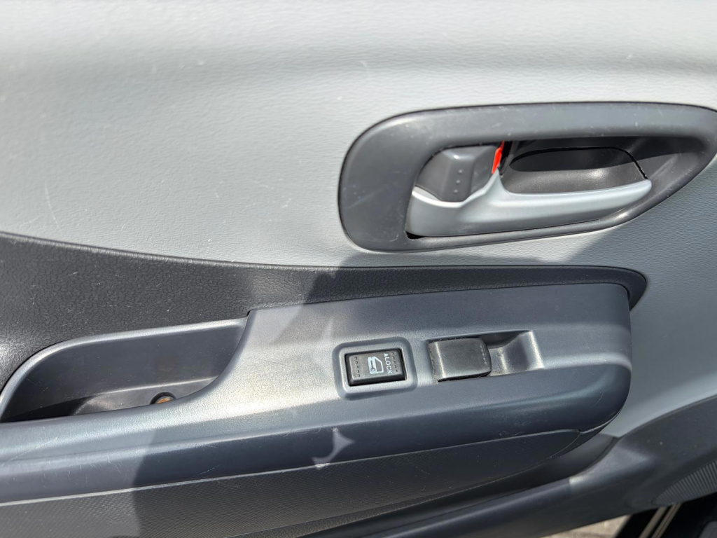 Nissan Pixo