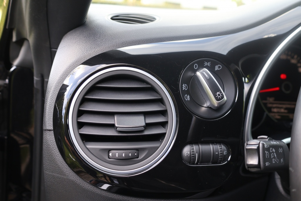 Volkswagen New Beetle