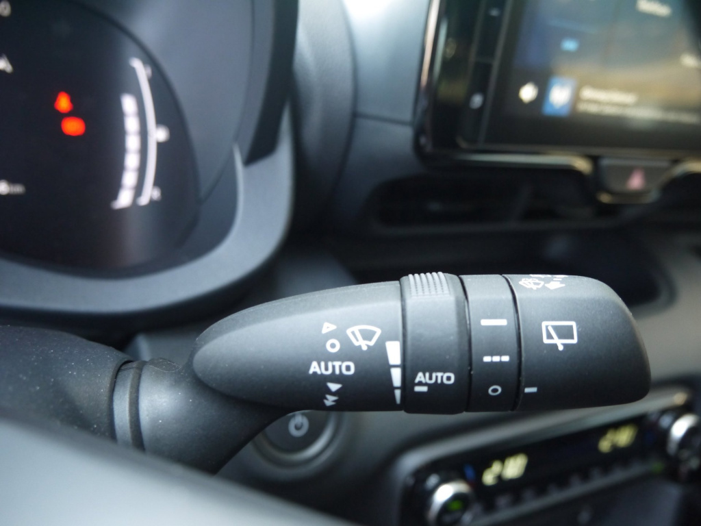 Mazda 2 Hybrid