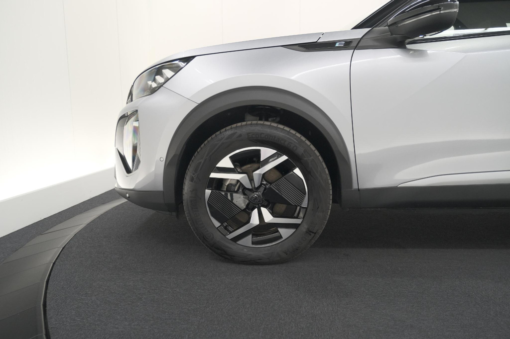 Peugeot E-2008