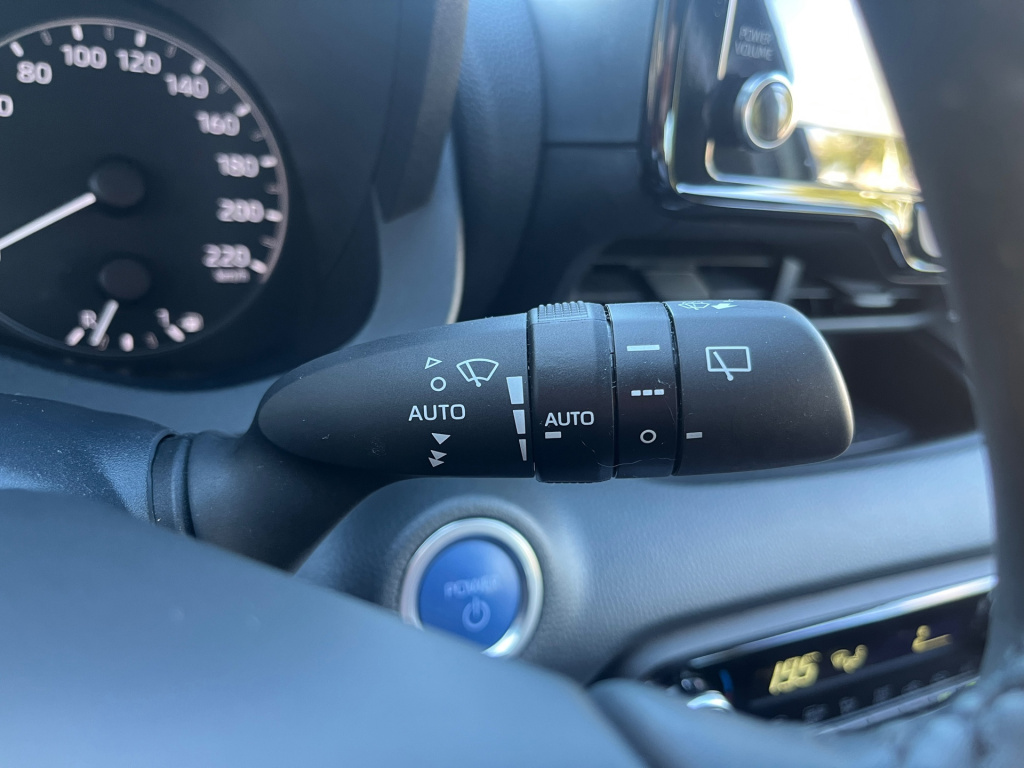 Mazda 2 Hybrid